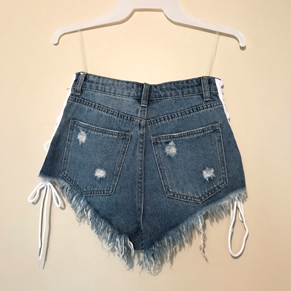 Fashion Nova Short - Picture 2 of 4